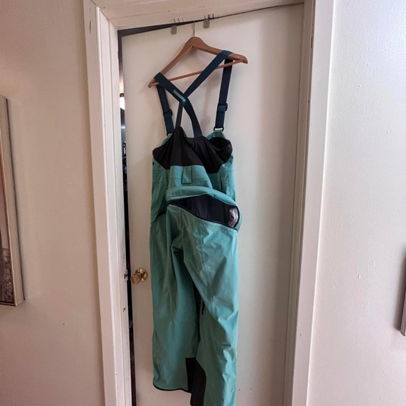 Trew Snow Bibs - Picture 2 of 2